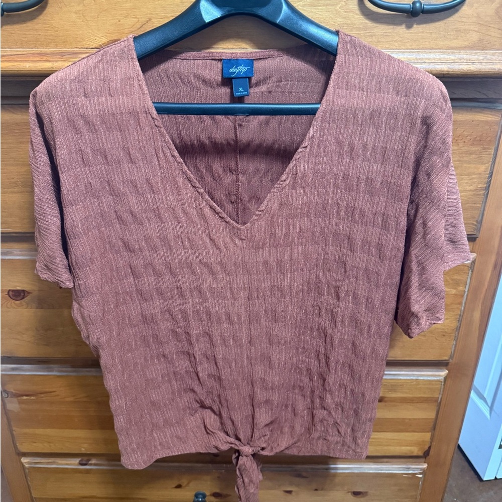 Daytrip Women's Rust V-Neck Tie Blouse